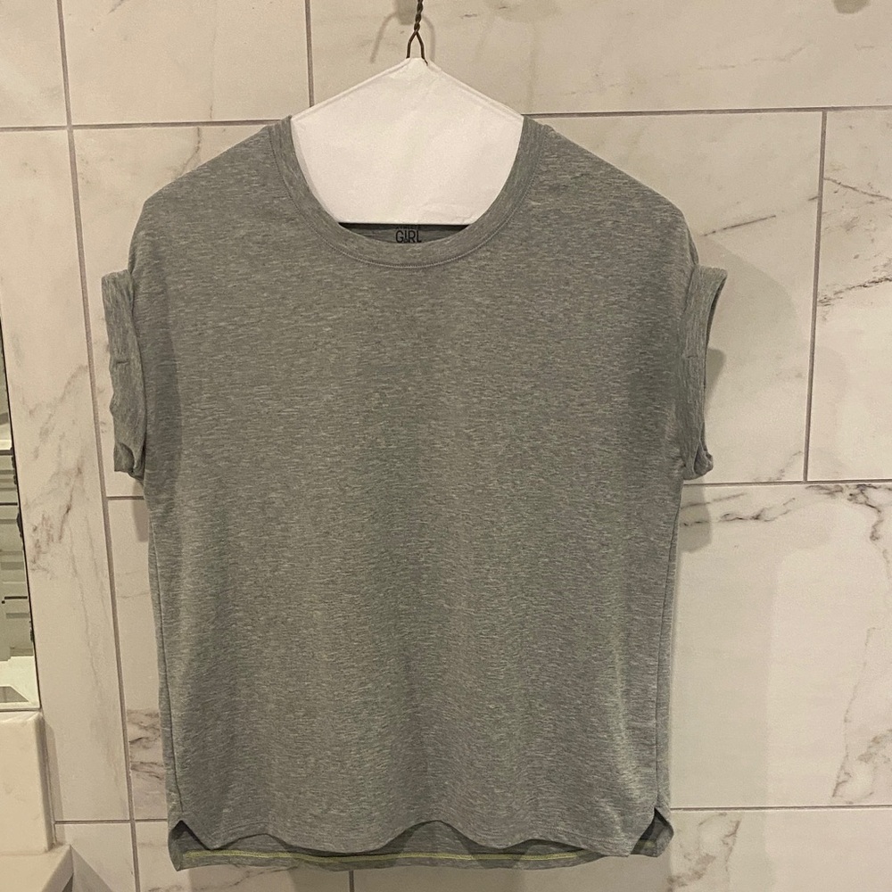 Athleta Gray Short Sleeve Tee